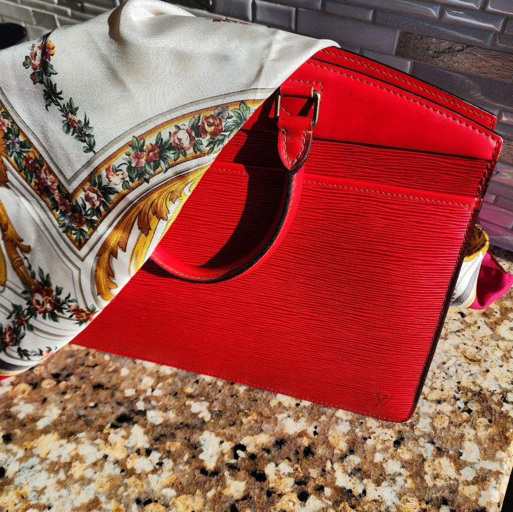 Authentic Vintage Louis Vuitton Epi Riviera Bag - Picture 11 of 15